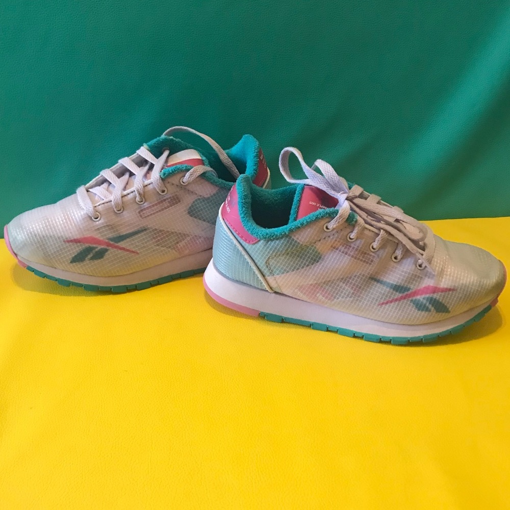 Kids Reebok Shoes - Picture 4 of 8